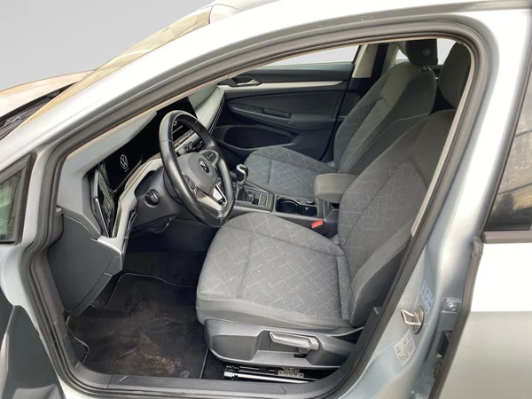 VOLKSWAGEN Golf VIII (2020) — foto 2 van 18