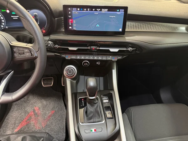 Alfa-Romeo Tonale (2024) — foto 11 van 28