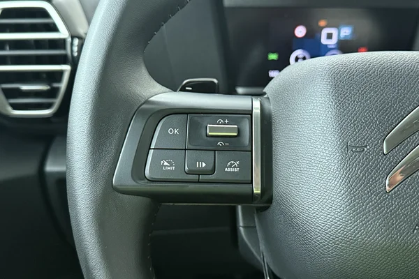 Citroen C4 (2024) — foto 6 van 21