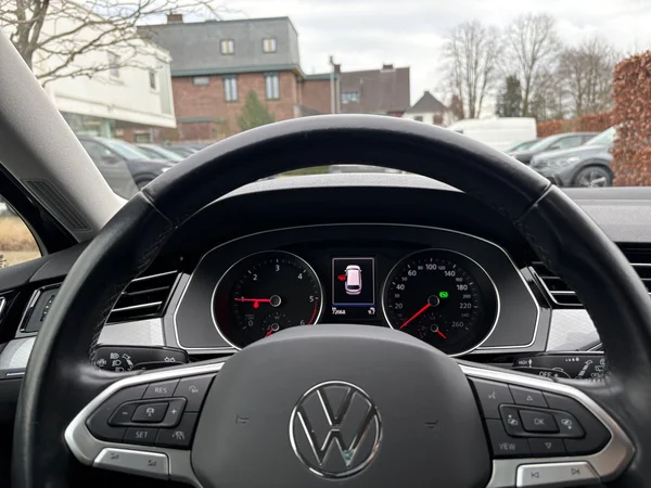 VOLKSWAGEN Passat Variant (2021) — foto 7 van 24