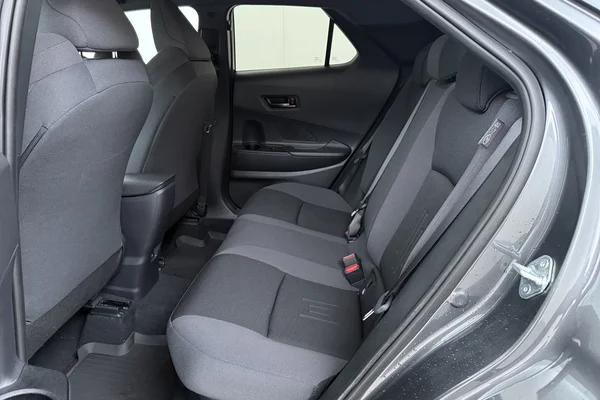 Toyota C-HR Hybrid (HEV) (2024) — foto 16 van 17