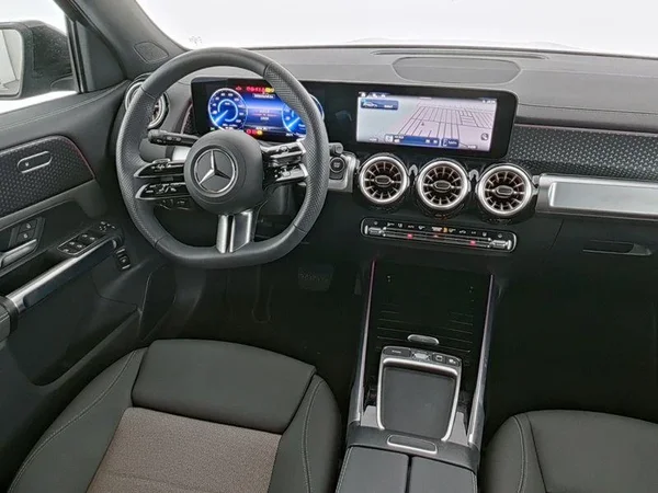 Mercedes-Benz EQB (2025) — foto 7 van 11
