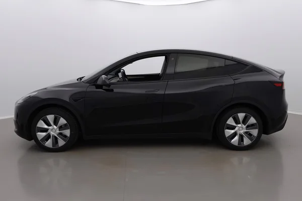 Tesla Model 3 (2023) — foto 12 van 36