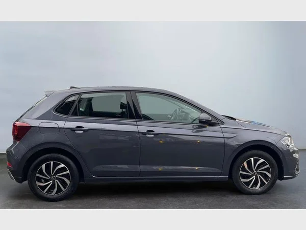 VOLKSWAGEN Polo (2024) — foto 24 van 25