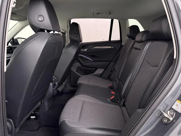 VOLKSWAGEN Tiguan (2025) — foto 2 van 18