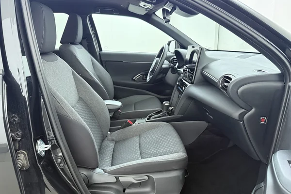 Toyota Yaris Cross Hybrid (HEV) (2025) — foto 16 van 18