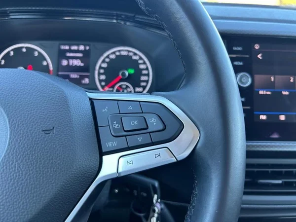 VOLKSWAGEN T-Cross (2020) — foto 18 van 31