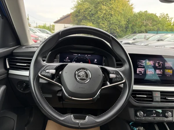 SKODA Kamiq (2022) — foto 10 van 11