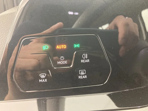 VOLKSWAGEN Golf Variant VIII (2023) — foto 18 van 36