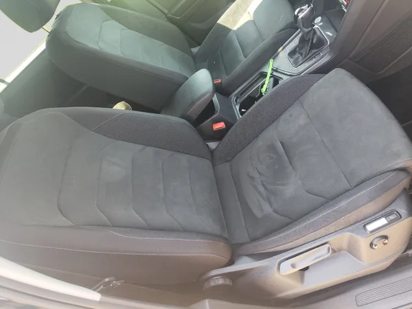 VOLKSWAGEN Tiguan Allspace (2023) — foto 2 van 13