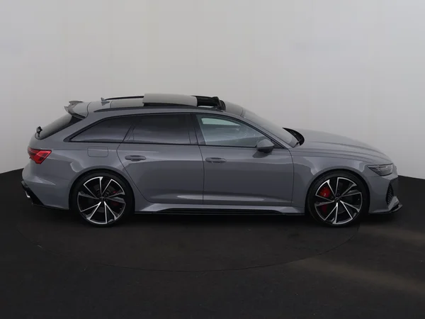 AUDI RS6 (2024) — foto 27 van 31