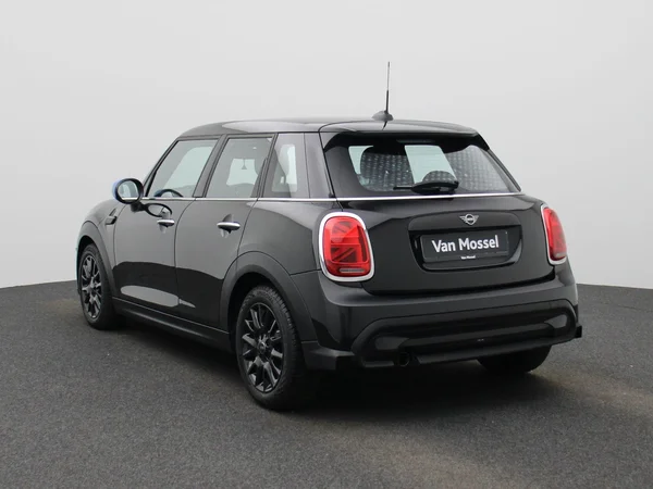 MINI One (2022) — foto 12 van 32