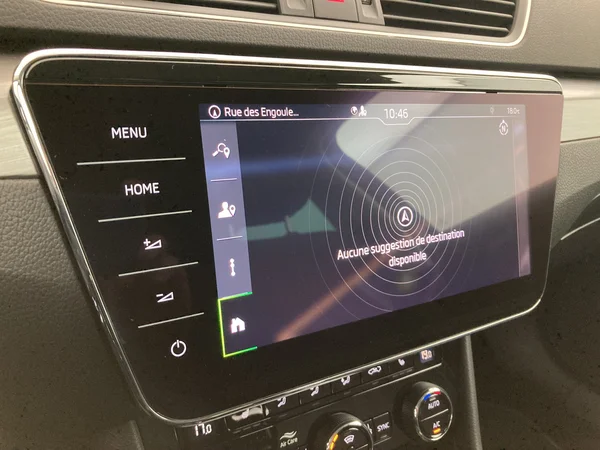 SKODA Superb Combi (2021) — foto 22 van 36