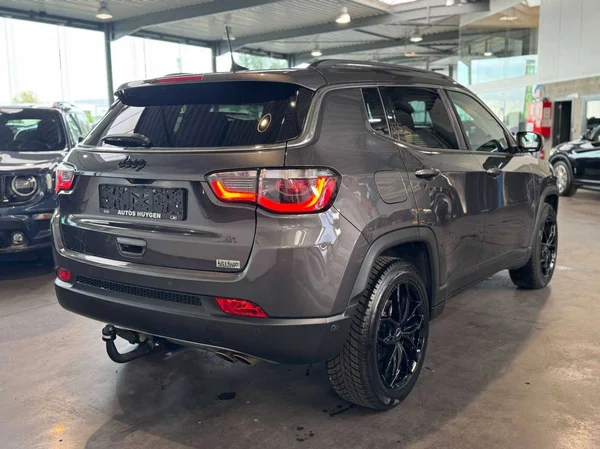 Jeep Compass (2021) — foto 11 van 17