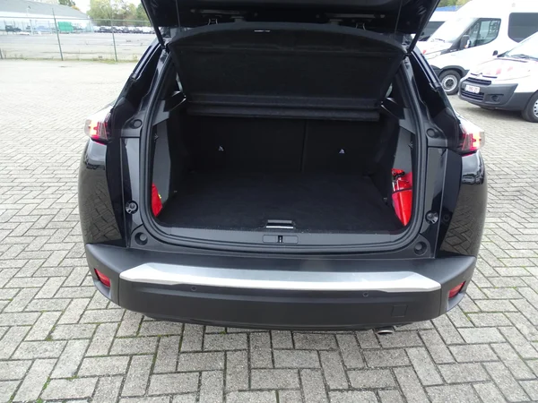 Peugeot 2008 (2023) — foto 9 van 27