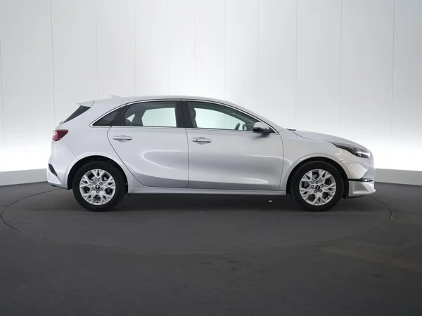 Kia cee'd (2024) — foto 19 van 22