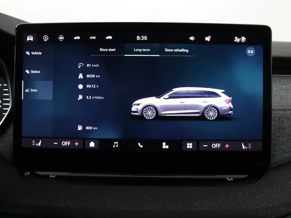 SKODA Octavia Combi (2024) — foto 6 van 20
