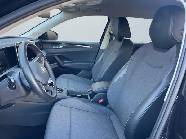 VOLKSWAGEN Tiguan (2024) — foto 5 van 29