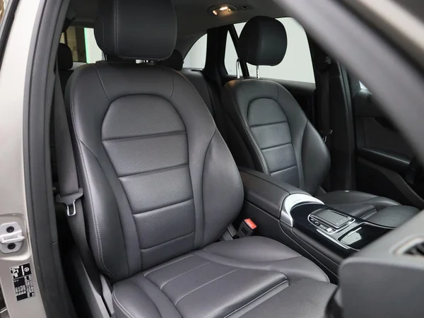 Mercedes-Benz GLC (2021) — foto 31 van 44