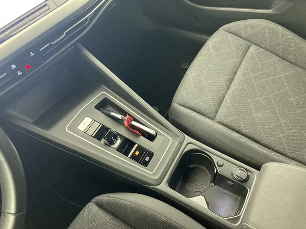 VOLKSWAGEN Golf Variant VIII (2021) — foto 17 van 36