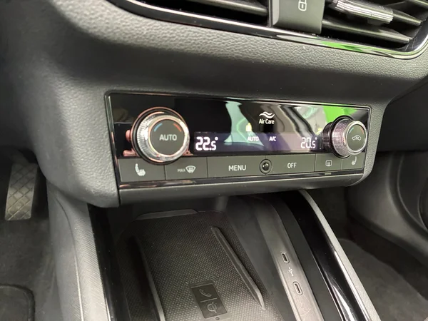 SKODA Kamiq (2023) — foto 7 van 24