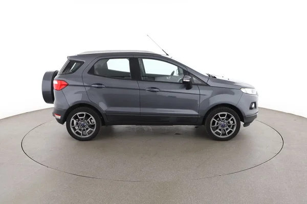 Ford EcoSport (2016) — foto 13 van 16