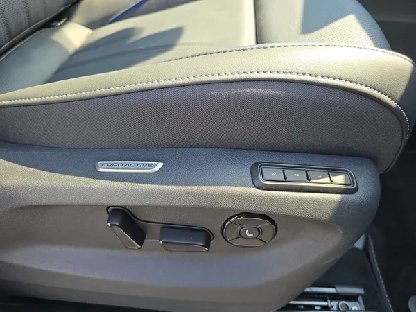 VOLKSWAGEN Tayron eHybrid (PHEV) (2026) — foto 11 van 23