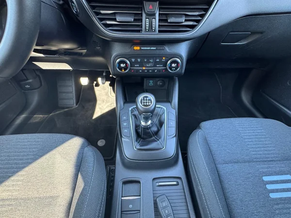 FORD Focus SW Active (2022) — foto 2 van 23