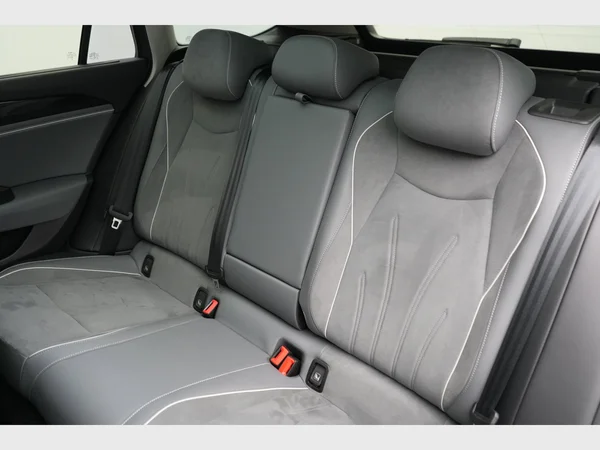 VOLKSWAGEN Passat SW (2025) — foto 8 van 33