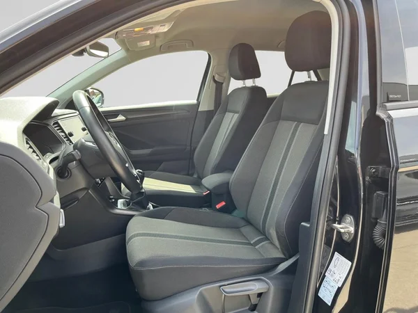 VOLKSWAGEN T-Roc (2019) — foto 18 van 22
