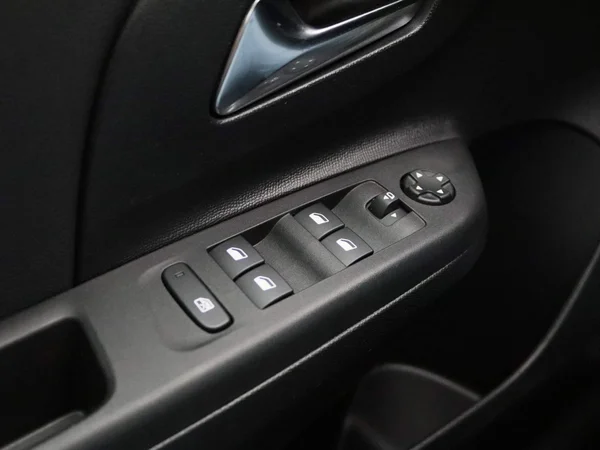 Opel Corsa-e (2022) — foto 20 van 37