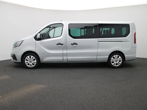 Renault Trafic (2024) — foto 36 van 40