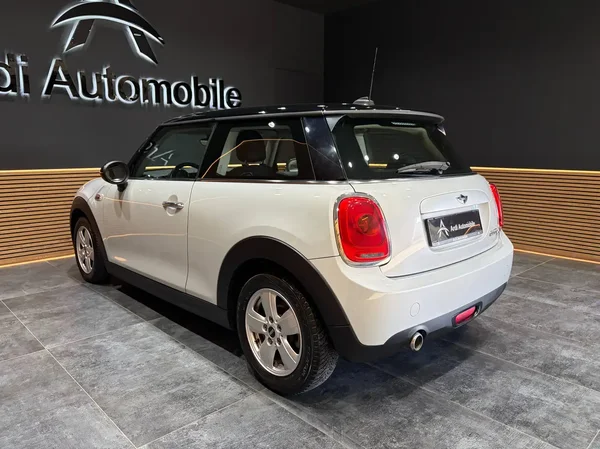 Mini Cooper (2014) — foto 16 van 19