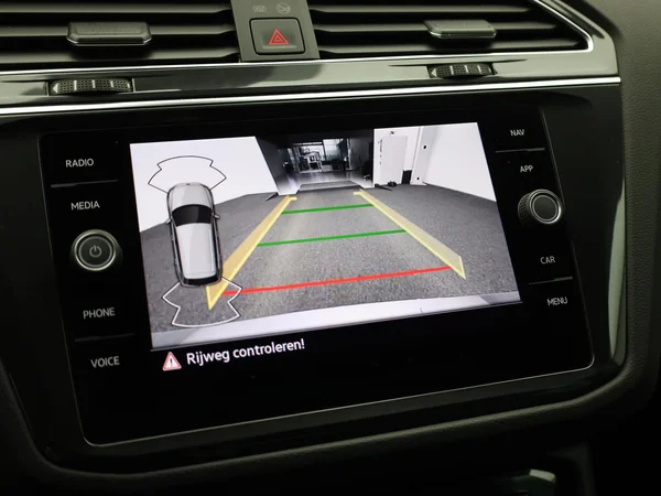 VOLKSWAGEN Tiguan (2022) — foto 14 van 21
