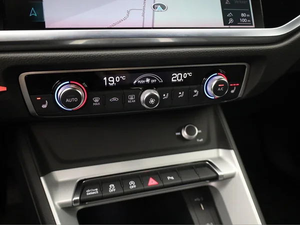 AUDI Q3 Sportback (2021) — foto 11 van 23