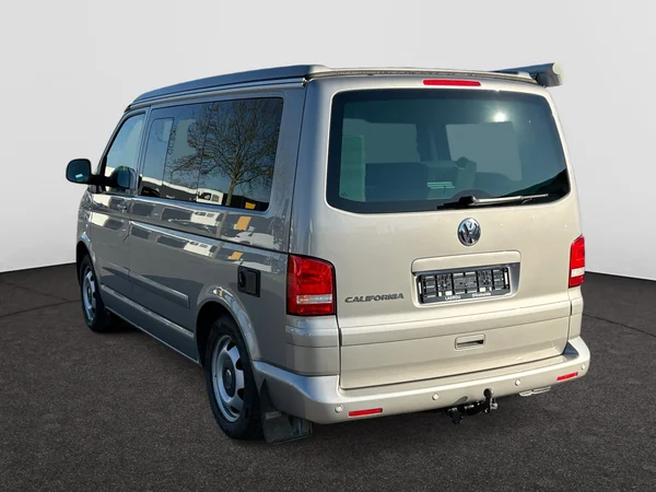VOLKSWAGEN Transporter T5 Caravelle Swb (2011) — foto 15 van 21