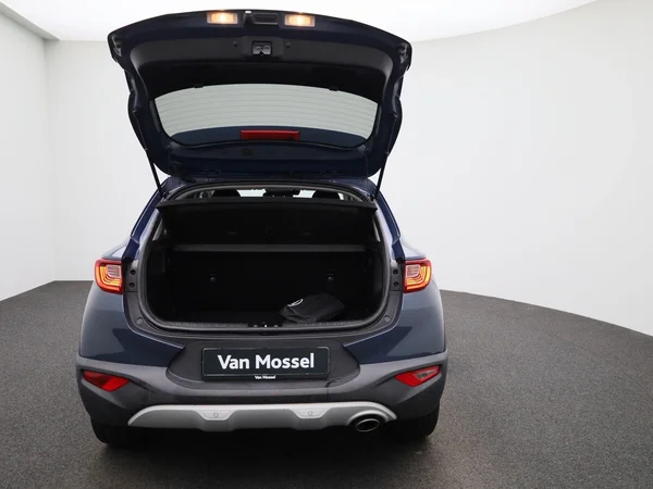 Kia Stonic (2021) — foto 3 van 35