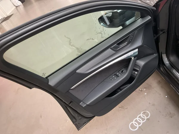 AUDI A6 Avant PHEV (2025) — foto 7 van 23