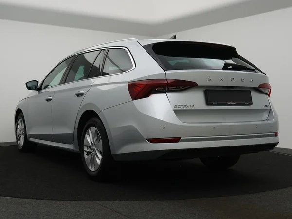 SKODA Octavia SW (2024) — foto 23 van 29