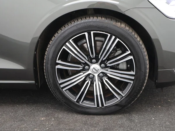 VOLVO V60 (2019) — foto 27 van 27
