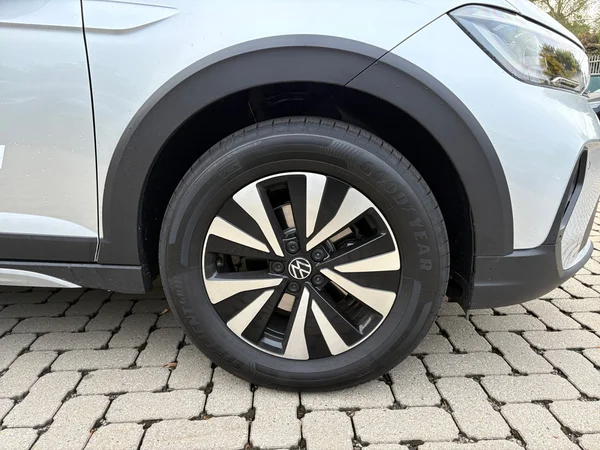 VOLKSWAGEN Taigo (2025) — foto 5 van 24