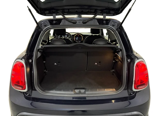 MINI Cooper-S (2023) — foto 17 van 28