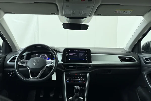 Volkswagen T-Roc (2023) — foto 19 van 19