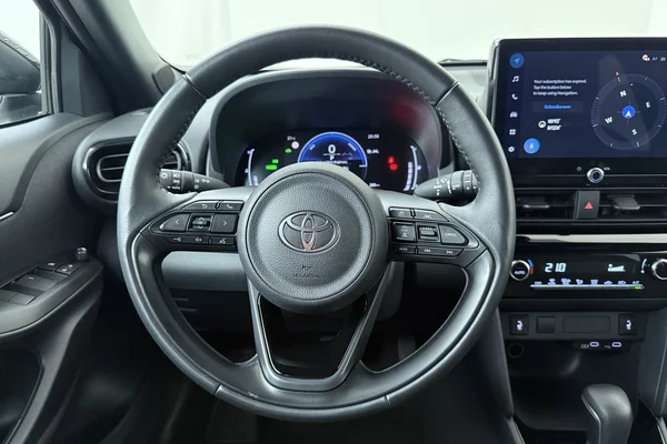 Toyota Yaris Cross Hybrid (HEV) (2025) — foto 2 van 17