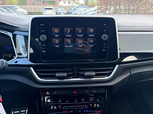 VOLKSWAGEN T-Roc (2025) — foto 4 van 24