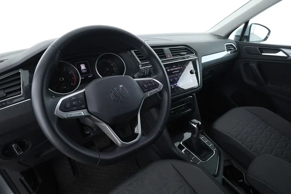 Volkswagen Tiguan (2022) — foto 2 van 16