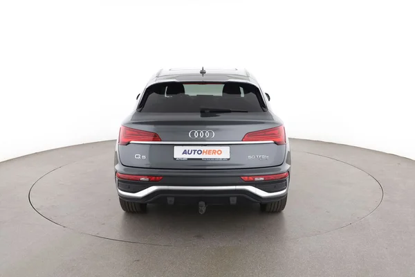 Audi Q5 (2021) — foto 11 van 16