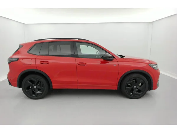 VOLKSWAGEN Tiguan Dsl (2024) — foto 32 van 36