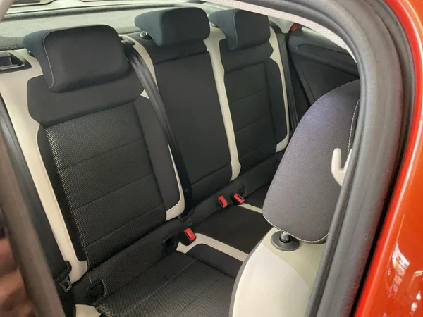 VOLKSWAGEN T-Roc (2019) — foto 10 van 21
