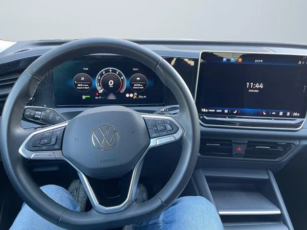 VOLKSWAGEN Tiguan (2024) — foto 7 van 29